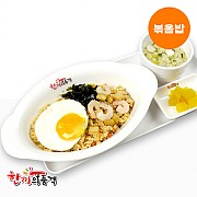 해물볶음밥-단무지